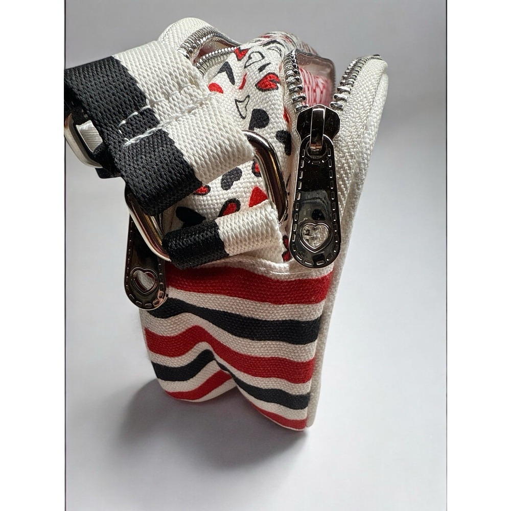 NWT Brighton Love Scroll Canvas Crossbody Bag Purse White Red Black Hearts - Picture 5 of 7